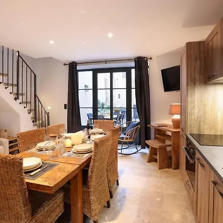 Longue Vie à La Reine - Piscine - Château Villa Carcassonne