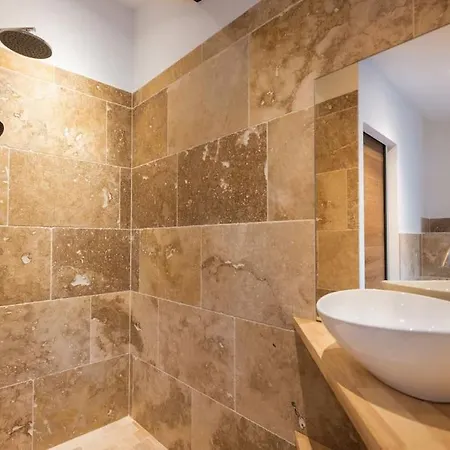 Longue Vie à La Reine - Piscine - Château *