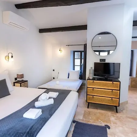 Longue Vie à La Reine - Piscine - Château *